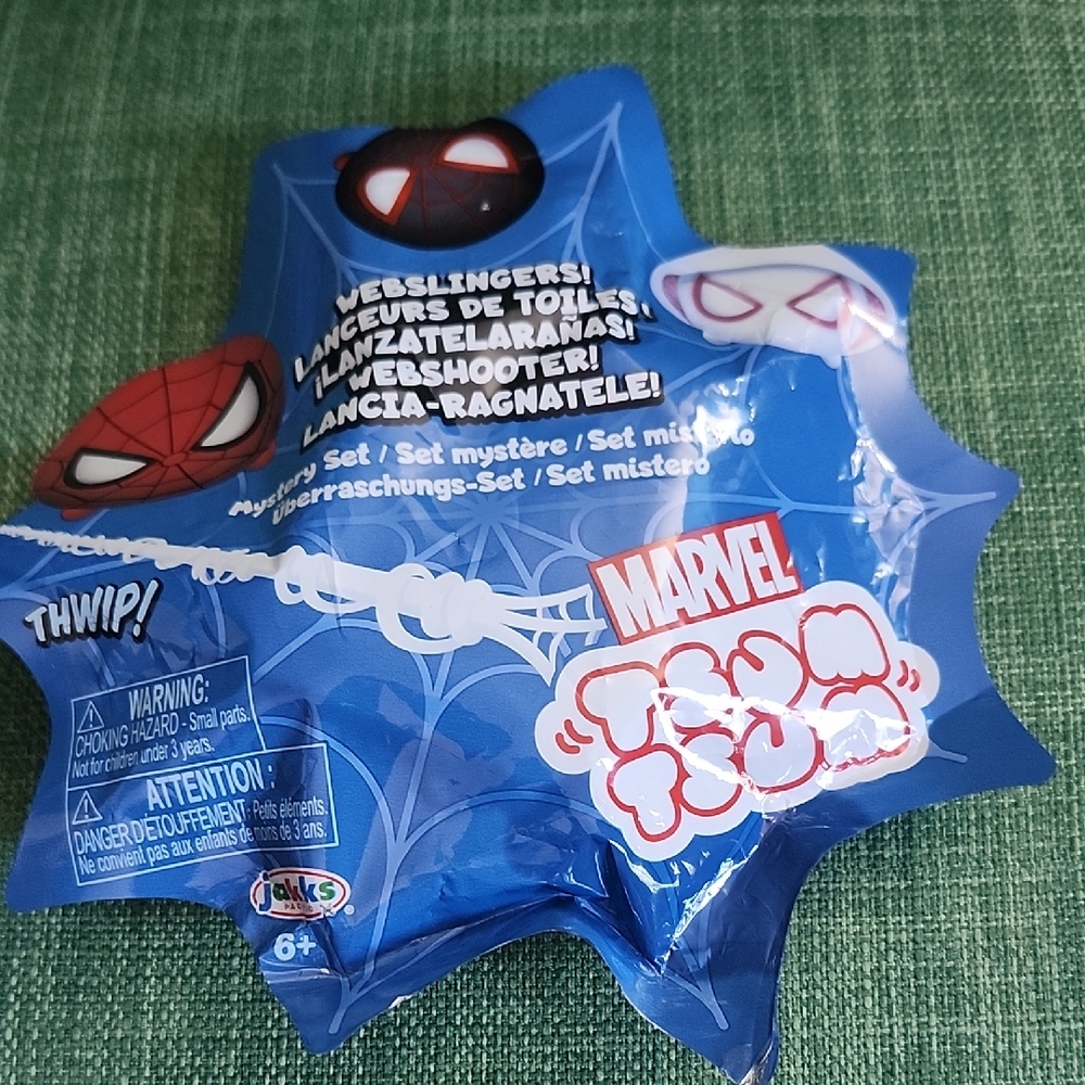 Marvel Tsum Tsum Webslinger Mystery Set - Blue and Red